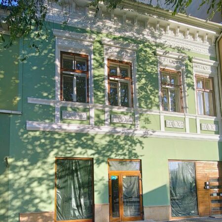 restaurare fațadă monument istoric – lucrări specializate reabilitare clădiri vechi Cluj Traust